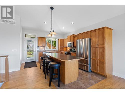 4983 Windsong Crescent, Kelowna, BC - Indoor Photo Showing Kitchen