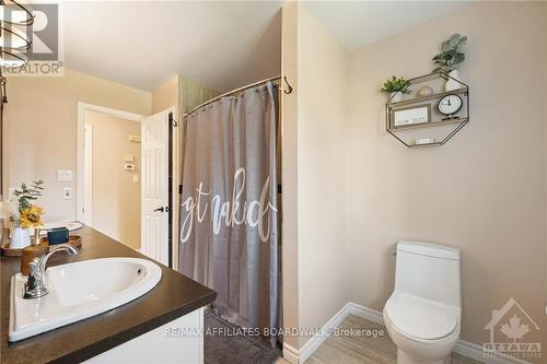 15697 County 43 Road, North Stormont, ON - Indoor Photo Showing Bathroom