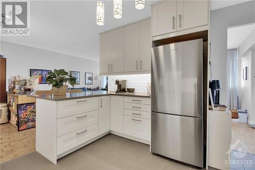 1285 Cahill Drive Unit#2103, Ottawa, ON - Indoor Photo Showing Kitchen