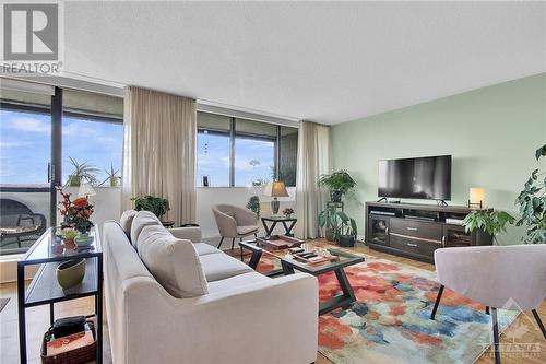 1285 Cahill Drive Unit#2103, Ottawa, ON - Indoor Photo Showing Living Room