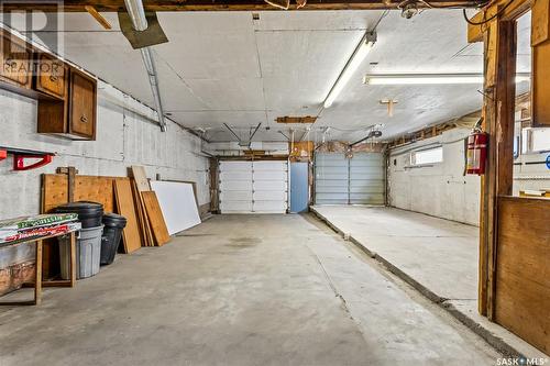 331 Oxford Street W, Moose Jaw, SK - Indoor Photo Showing Garage