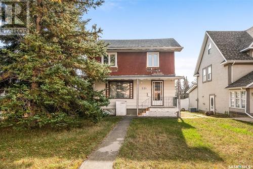 331 Oxford Street W, Moose Jaw, SK - Outdoor