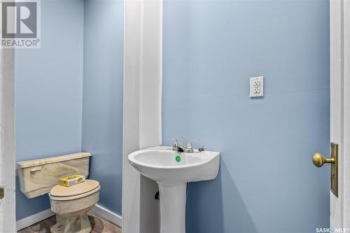 331 Oxford Street W, Moose Jaw, SK - Indoor Photo Showing Bathroom