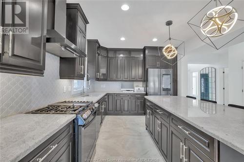 919 Lakewood Crescent, Lakeshore, ON - Indoor Photo Showing Kitchen With Upgraded Kitchen