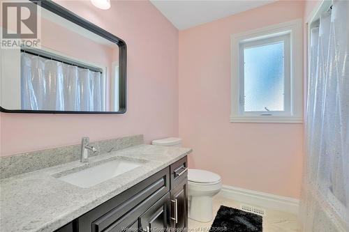 919 Lakewood Crescent, Lakeshore, ON - Indoor Photo Showing Bathroom