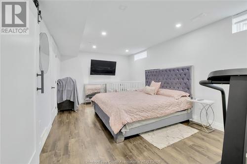 919 Lakewood Crescent, Lakeshore, ON - Indoor Photo Showing Bedroom