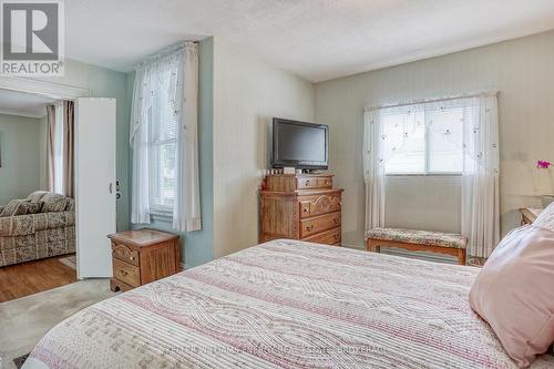 144 Hickory Street N, Whitby (Downtown Whitby), ON - Indoor Photo Showing Bedroom