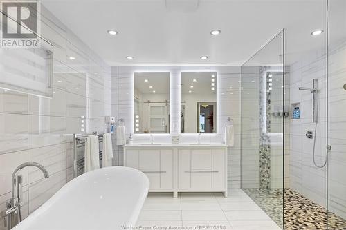 1283 Lange, Lakeshore, ON - Indoor Photo Showing Bathroom