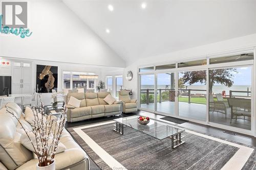 1283 Lange, Lakeshore, ON - Indoor Photo Showing Living Room