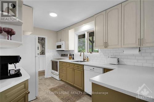 6442 First Line Road, Ottawa, ON - Indoor Photo Showing Kitchen