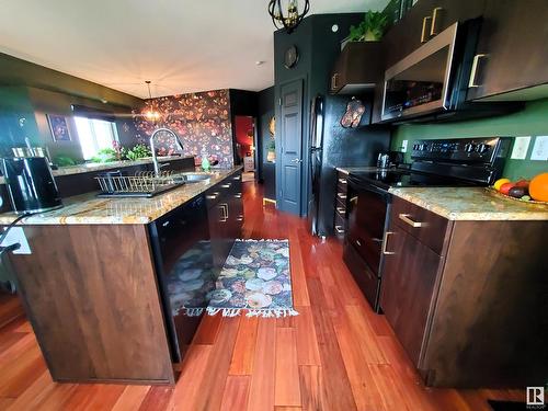 #414 6925 199 St Nw Nw, Edmonton, AB - Indoor Photo Showing Kitchen