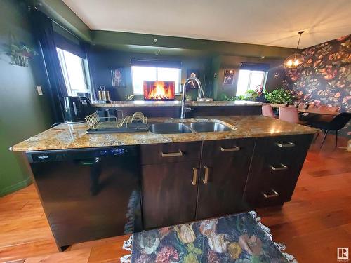 #414 6925 199 St Nw Nw, Edmonton, AB - Indoor Photo Showing Kitchen With Double Sink