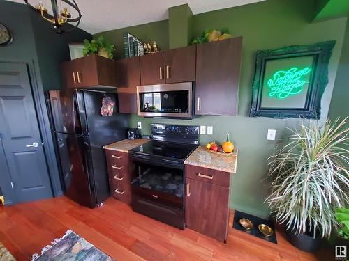 #414 6925 199 St Nw Nw, Edmonton, AB - Indoor Photo Showing Kitchen