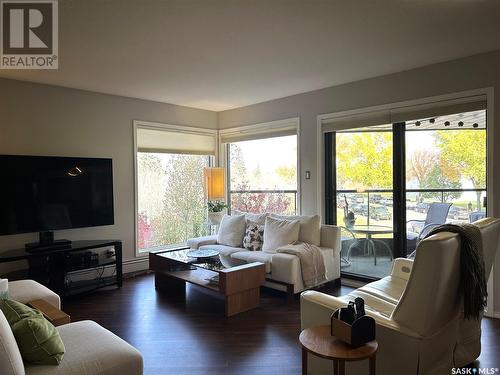 219 2305 Adelaide Street E, Saskatoon, SK - Indoor Photo Showing Living Room