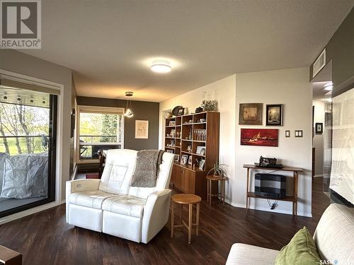 219 2305 Adelaide Street E, Saskatoon, SK - Indoor Photo Showing Living Room