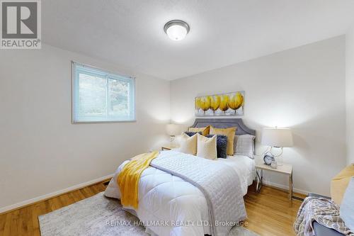 33 Shoreland Crescent, Toronto, ON - Indoor Photo Showing Bedroom