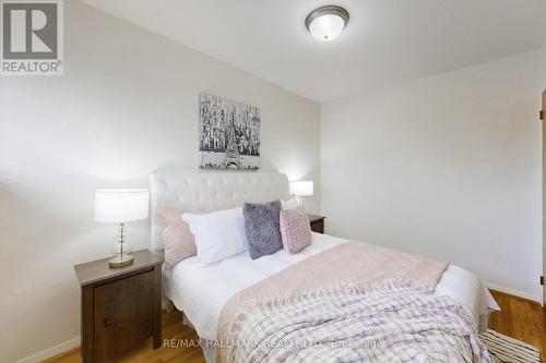 33 Shoreland Crescent, Toronto, ON - Indoor Photo Showing Bedroom