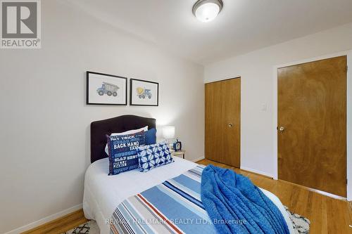 33 Shoreland Crescent, Toronto, ON - Indoor Photo Showing Bedroom