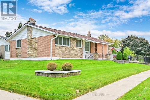 33 Shoreland Crescent, Toronto, ON - Outdoor