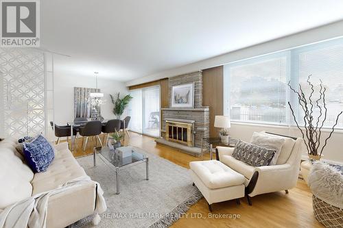 33 Shoreland Crescent, Toronto, ON - Indoor Photo Showing Living Room With Fireplace