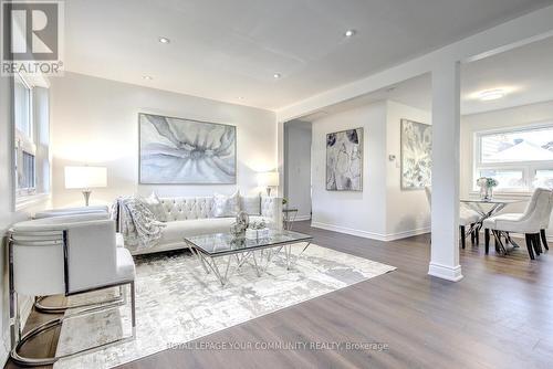 2 Christina Crescent, Toronto, ON - Indoor Photo Showing Living Room