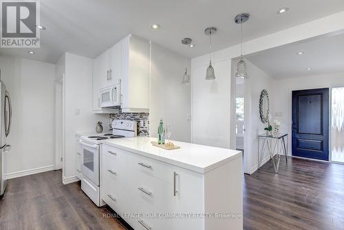 2 Christina Crescent, Toronto, ON - Indoor Photo Showing Kitchen