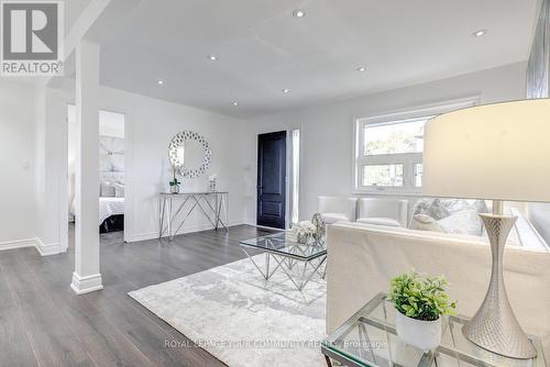 2 Christina Crescent, Toronto, ON - Indoor