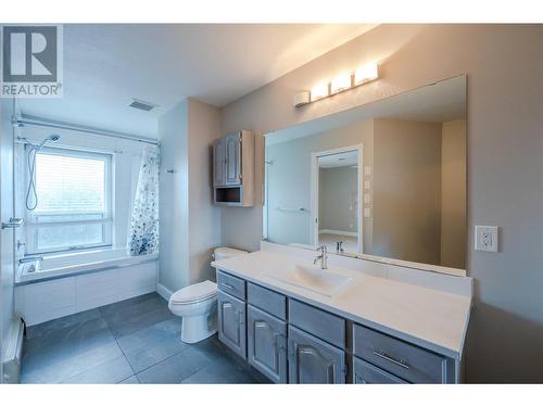 144 Sumac Ridge Drive Unit# 11, Summerland, BC - Indoor Photo Showing Bathroom