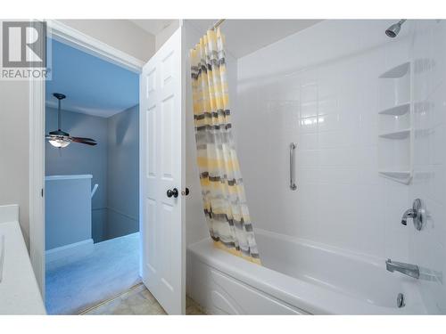 144 Sumac Ridge Drive Unit# 11, Summerland, BC - Indoor Photo Showing Bathroom