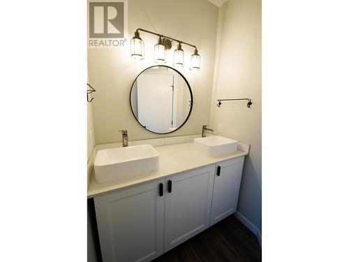 506 Gillett Street, Prince George, BC - Indoor Photo Showing Bathroom