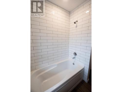 506 Gillett Street, Prince George, BC - Indoor Photo Showing Bathroom