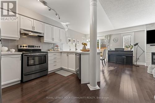 31 Glasgow Crescent, Georgina, ON - Indoor Photo Showing Kitchen