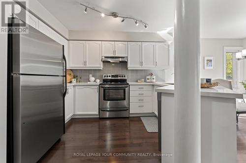 31 Glasgow Crescent, Georgina, ON - Indoor Photo Showing Kitchen With Stainless Steel Kitchen