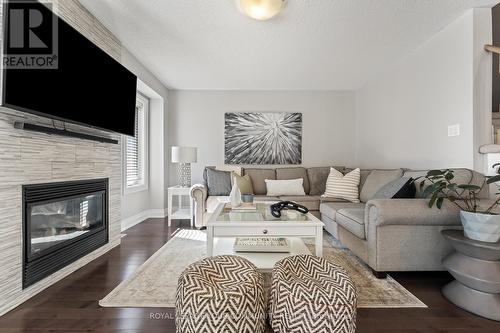 31 Glasgow Crescent, Georgina, ON - Indoor Photo Showing Living Room With Fireplace