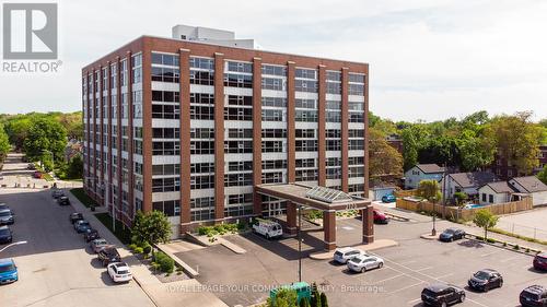 101 - 2175 Wyandotte Street E, Windsor, ON - Outdoor