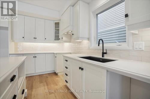 46 Beachwalk Crescent, Fort Erie, ON - Indoor Photo Showing Kitchen With Upgraded Kitchen