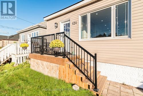 124 Harmony Avenue, Hamilton, ON - Outdoor With Deck Patio Veranda With Exterior