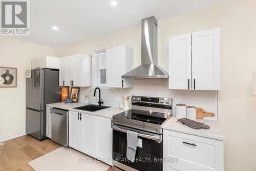 124 Harmony Avenue, Hamilton, ON - Indoor Photo Showing Kitchen