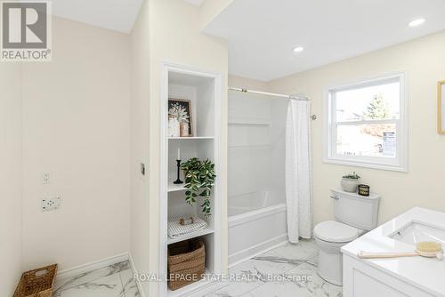 124 Harmony Avenue, Hamilton, ON - Indoor Photo Showing Bathroom