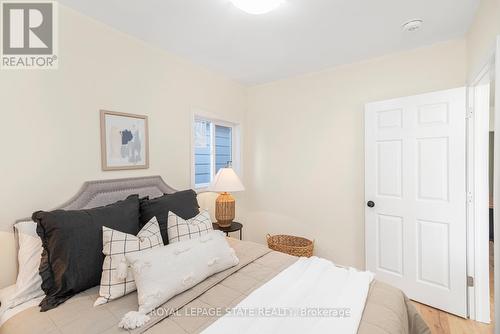 124 Harmony Avenue, Hamilton, ON - Indoor Photo Showing Bedroom