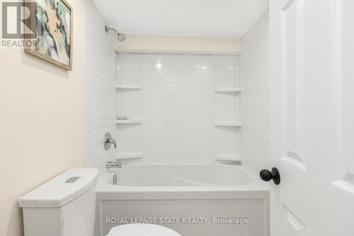 124 Harmony Avenue, Hamilton, ON - Indoor Photo Showing Bathroom