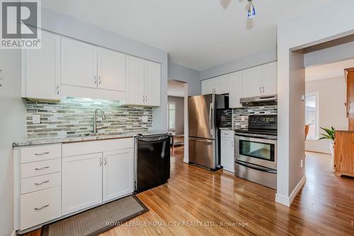 120 Oakhurst Crescent, Kitchener, ON - Indoor Photo Showing Kitchen With Stainless Steel Kitchen