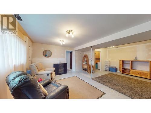 1857 Dogwood Avenue, Quesnel, BC - Indoor Photo Showing Living Room