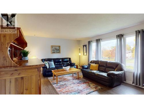 1857 Dogwood Avenue, Quesnel, BC - Indoor Photo Showing Living Room