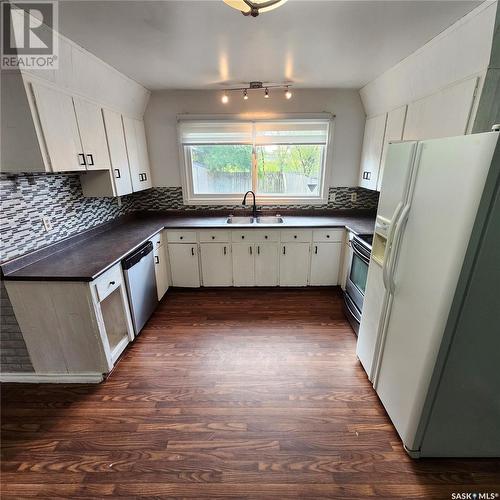 95 Davidson Crescent, Saskatoon, SK - Indoor Photo Showing Kitchen