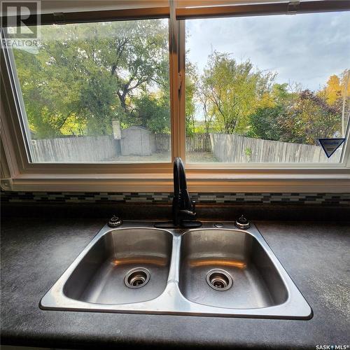 95 Davidson Crescent, Saskatoon, SK - Indoor Photo Showing Kitchen