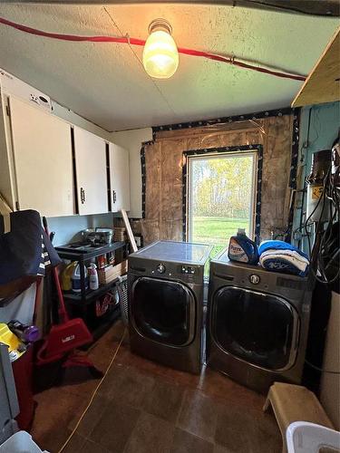 38027 38E (Quarry Oaks) Road, Steinbach, MB - Indoor Photo Showing Laundry Room