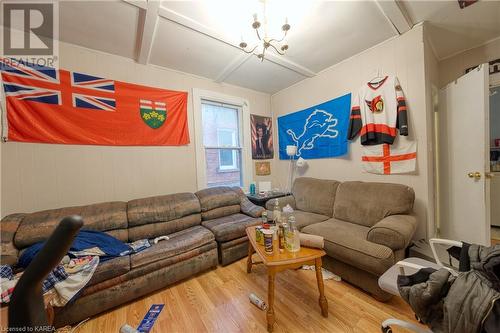 357-359 Johnson Street, Kingston, ON - Indoor Photo Showing Living Room