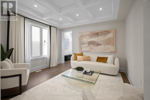 7 Hollyhock Court, Toronto, ON - Indoor Photo Showing Living Room