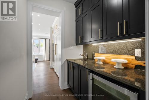 7 Hollyhock Court, Toronto, ON - Indoor Photo Showing Kitchen